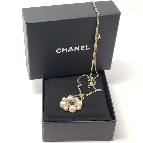 100% Authentic Chanel Necklace with Pearl & Stone - Picture 7 of 11